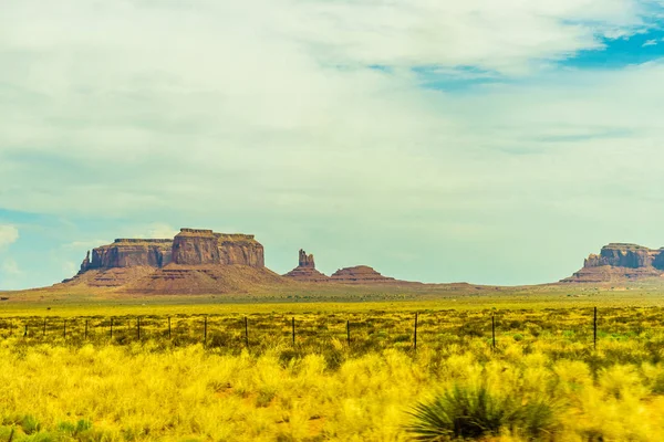 Droga prowadząca do Monument Valley — Zdjęcie stockowe
