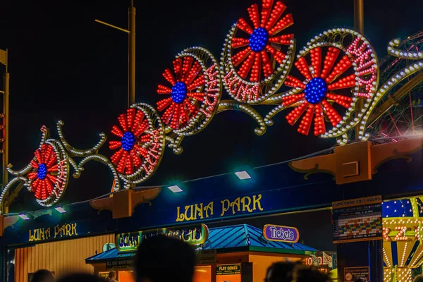 Coney Island Luna Park di notte Brooklyn New York — Foto Stock