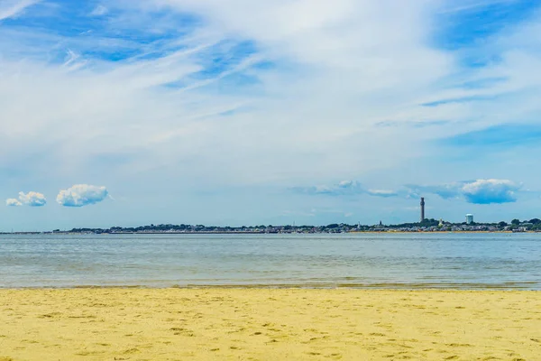 Την παραλία σε μια σαφή καλοκαιρινή μέρα στο Provincetown, Cape Cod, Massachusetts — Φωτογραφία Αρχείου