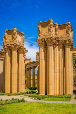 Güzel sanatlar sarayı