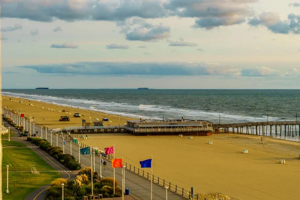 Virginia Beach Fishing Pier och Boardwalk, Virginia Beach, Virginia — Stockfoto