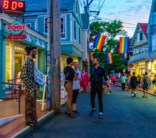 Provincetown Massachusetts Ağustos 2017 Cape Cod Provincetown sonundaki sakinleri ve turistler bir büyük gay nüfusa sahiptir.. — Stok fotoğraf