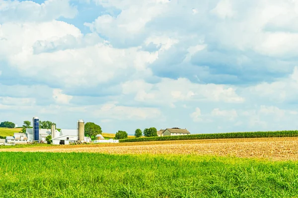 阿米什乡村农场谷仓农场农业在兰开斯特，宾夕法尼亚州 — 图库照片