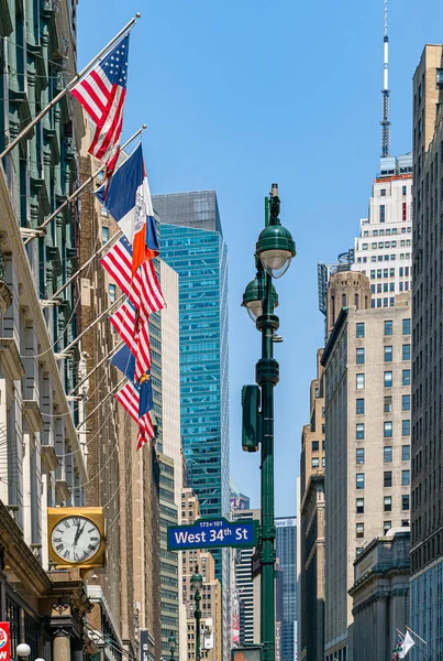 Manhattan, New York, USA - August 19, 2019 Historic Macy's Herald Square at 34th St. in NYC — Stock Photo, Image