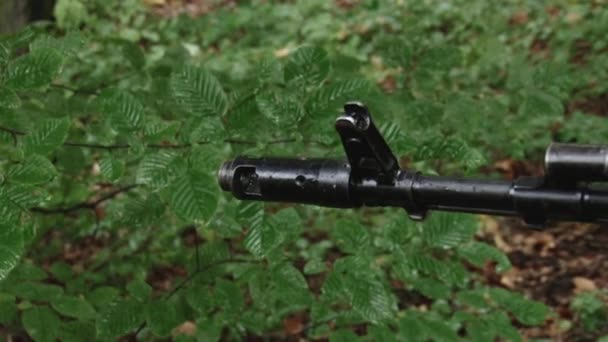 Military equipment sniper sharpshooter — Stock Video