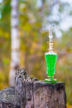 şişe zehir, zehirli kapsül, Cadılar Bayramı