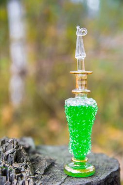 şişe zehir, zehirli kapsül, Cadılar Bayramı