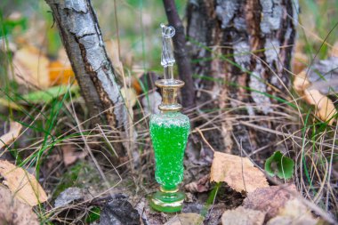 şişe zehir, zehirli kapsül, Cadılar Bayramı
