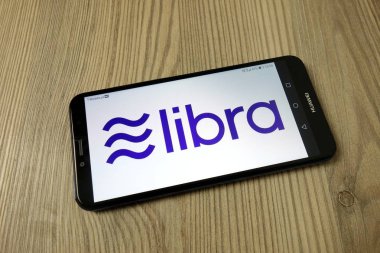 Konskie, Polonya - 19 Kasım 2019: Cep telefonunda Libra kripto para birimi logosu