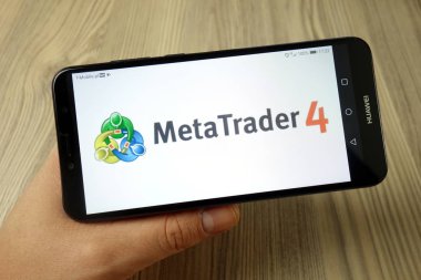 Konskie, Polonya - 24 Kasım 2019: Cep telefonunda Metatrader 4 logosu