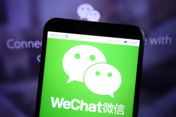 คอนสกี โปแลนด์ 7 ธันวาคม ค.ศ. 2019: โลโก้ WeChat บนมือถือ — ภาพถ่ายสต็อก