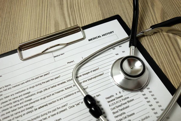 Steteskoplu tıbbi geçmiş şablonu