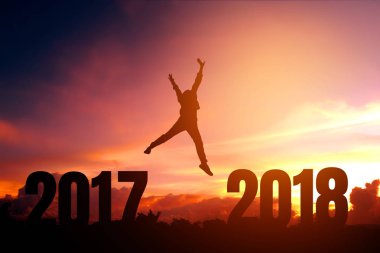 Genç adam için 2018 yeni yıl Happy siluet