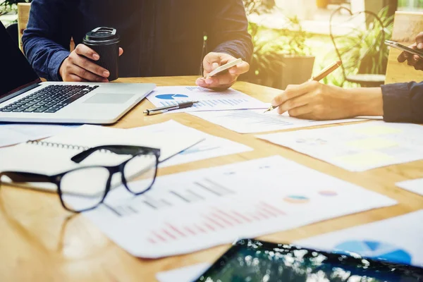 Teamwork  Start up business team meeting working on new business — Stock Photo, Image