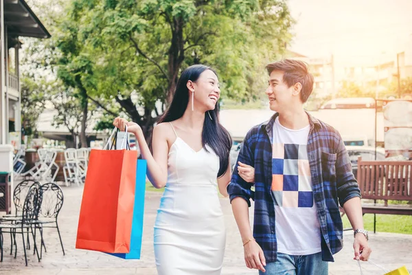 Çift zevk romantik harcama alışveriş torbaları moda alışveriş 