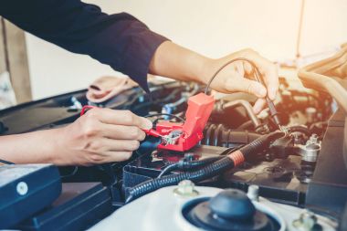 Pil araba mekanik oto tamir servisi çalışıp el kontrol