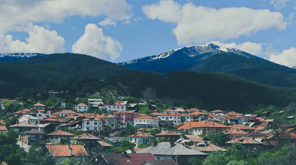 Foto retratando uma bela montanha búlgara incrível colorido — Fotografia de Stock