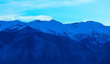 Dağ kar tepe, güzel doğal kış zemin. Buz en iyi o