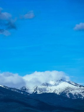 Dağ kar tepe, güzel doğal kış zemin. Buz en iyi o