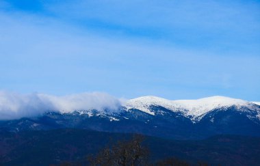 Dağ kar tepe, güzel doğal kış zemin. Buz en iyi o