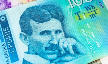 Sırp 100 dinara para birimi banknot, yakın. Sırbistan para Rsd