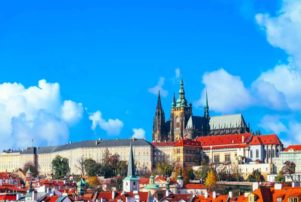 Tcheco, Castelo de Praga, Catedral de São Vito edifício gótico archit — Fotografia de Stock