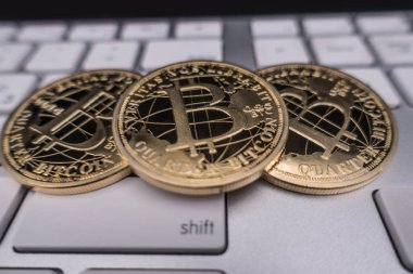 bitcoin Hediyelik eşya sikke üzerinde klavye