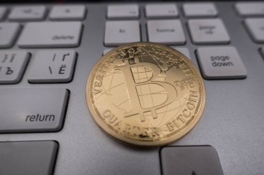 bitcoin Hediyelik eşya sikke üzerinde klavye