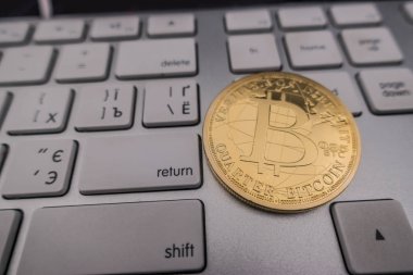 bitcoin Hediyelik eşya sikke üzerinde klavye