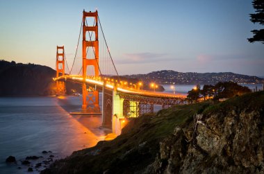 Golden gate Köprüsü san francisco Kaliforniya güneş battıktan sonra