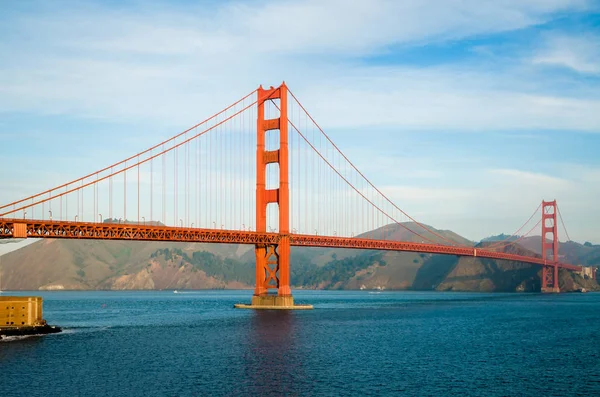 Golden Gate Bridge in San Francisco California in the morning — Stock Photo, Image