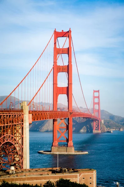 Golden Gate Bridge in San Francisco California in the morning — Stock Photo, Image