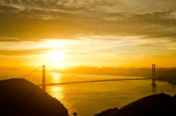 Golden Gate-bron i San Francisco Kalifornien på morgonen — Stockfoto