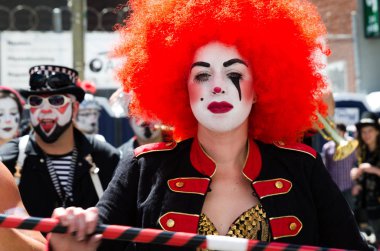 Ne kadar garip Festivali San Francisco palyaço yüzler