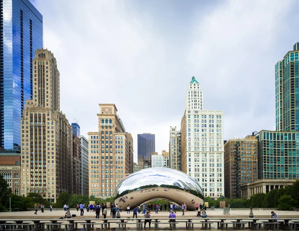 People gathered at Millenium Square — Stock Photo, Image