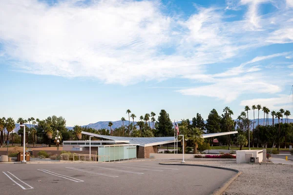 Visitor Center in the building of former gas station — Stock Photo, Image