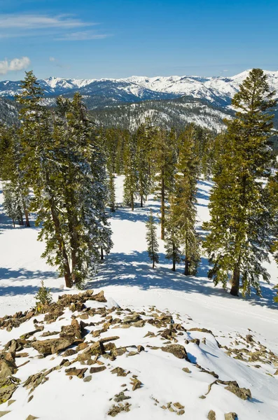 Paisaje de invierno del resort alpino — Foto de Stock