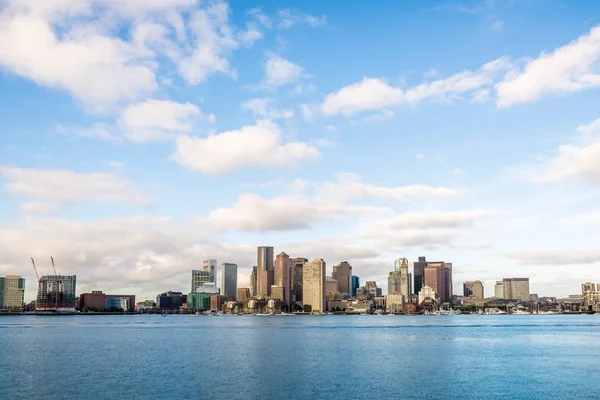 Θέα στην πόλη στο κέντρο της πόλης στον ορίζοντα: Βοστόνη — Φωτογραφία Αρχείου