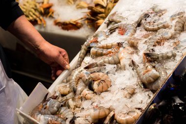 Seattle Pike pazarda satışa deniz ürünleri