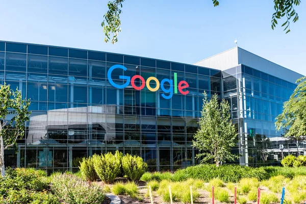 Googleplex - Google Headquarters in California — Stock Photo, Image