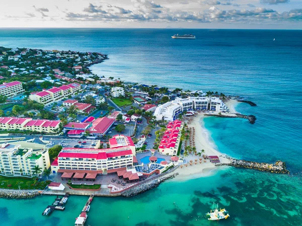 Flamingo Beach Resort Pelican Key en Saint Martin desde arriba — Foto de Stock