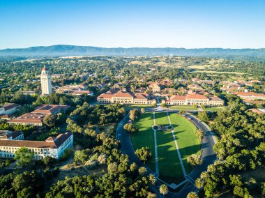Stanford Üniversitesi dron görünümü