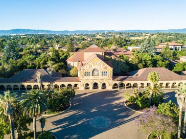 Stanford anıtsal kilise üniversitenin ana dört üzerinde