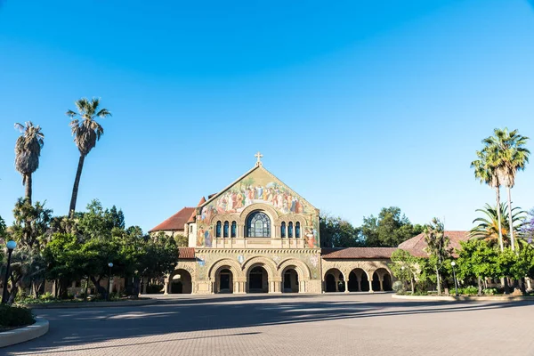 Stanford Memorial Church en el patio principal de la Universidad —  Fotos de Stock