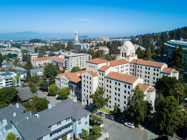 Вид с высоты птичьего полета на университет Беркли — стоковое фото