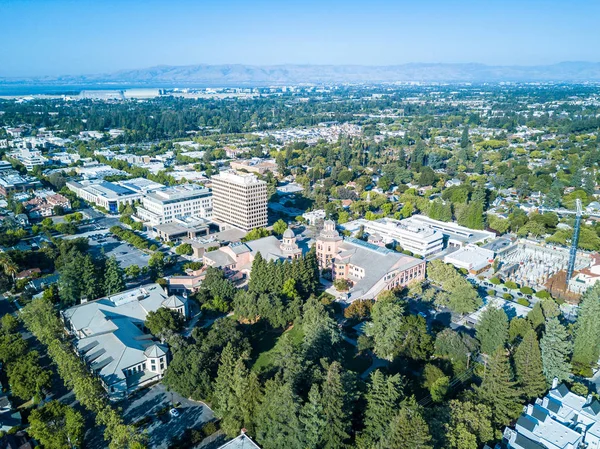 Luchtfoto van het centrum van Mountain View in Californië — Stockfoto