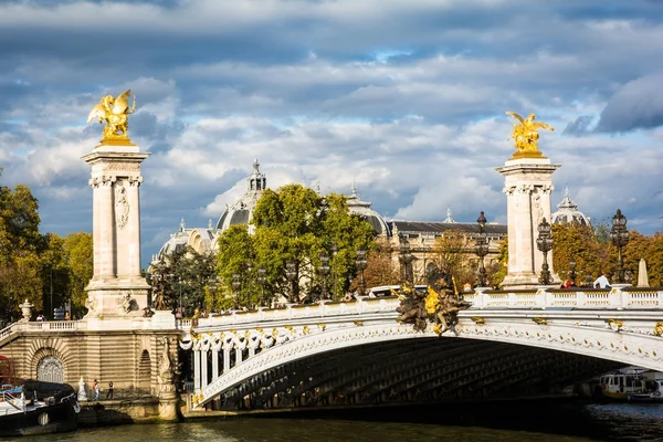 Мост Александра III в Париже — стоковое фото