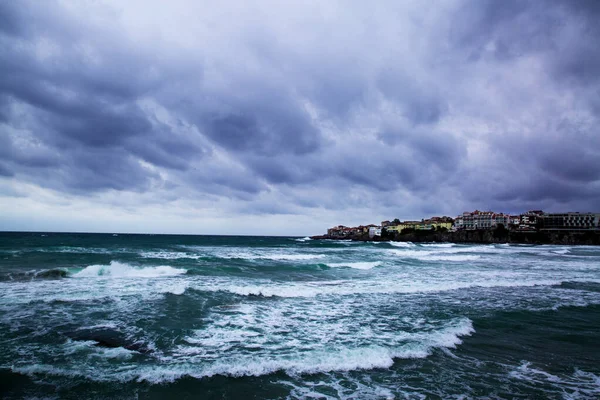 Stormy Θάλασσα Βάλσαμο Στη Βουλγαρία Sozopol Βαρύς Σκοτεινός Ουρανός — Φωτογραφία Αρχείου