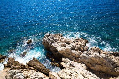 Güzel, mavi deniz, Fransız Rivierası, Cote d 'Azur veya Azure Sahili. 