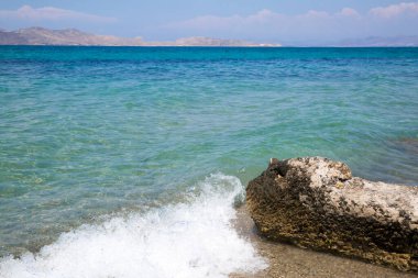 Kos, Marmari plajı, Yunanistan. Güzel Ege denizi ve beyaz kum. Şeffaf azur zümrüt turkuaz Akdeniz suyu, dodekanese (dhodhekanisos). 